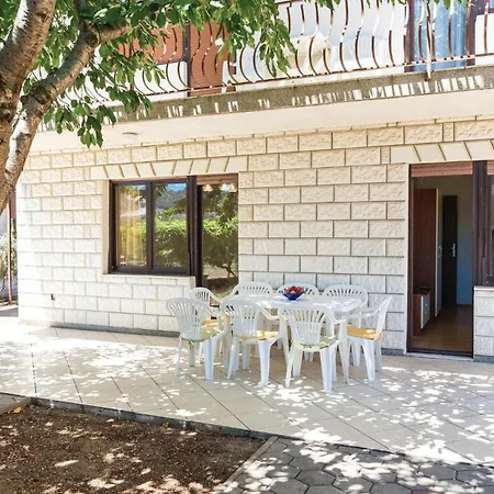 Apartment Three-bedroom In Trogir