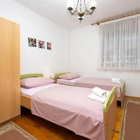 Three-bedroom In Daire Trogir