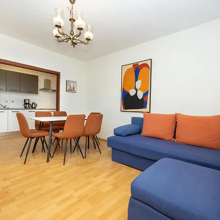 Daire Three-bedroom In *