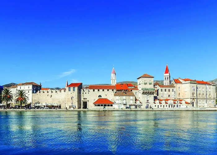 Three-bedroom In Appartement *