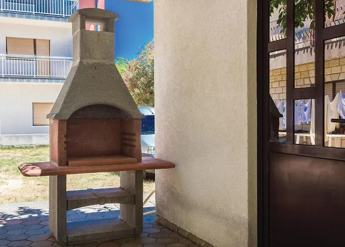 Three-bedroom In Appartement *