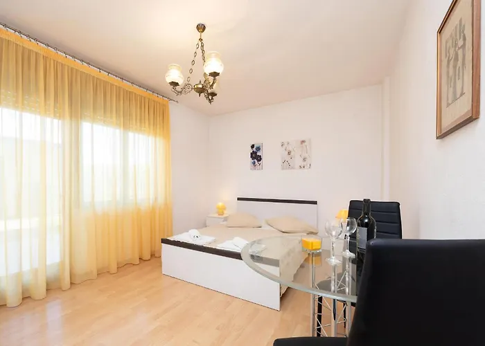 Appartement Three-bedroom In